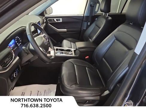 Used 2023 Ford Explorer XLT w/ Equipment Group 202A image 6