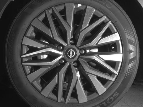 Used 2025 Nissan Altima 2.5 SV image 12