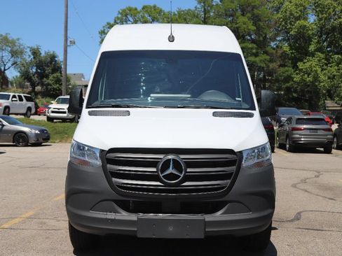 Used 2024 Mercedes-Benz Sprinter 2500 image 18