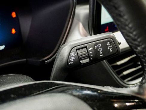 Used 2025 Ford Escape Platinum image 25