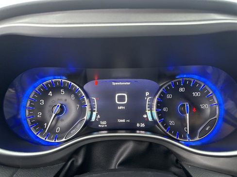 Used 2024 Chrysler Pacifica Touring-L image 14