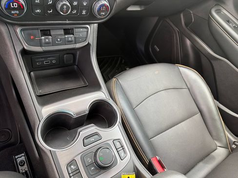 Used 2024 GMC Terrain AT4 w/ Infotainment Package II AWD/4WD image 32