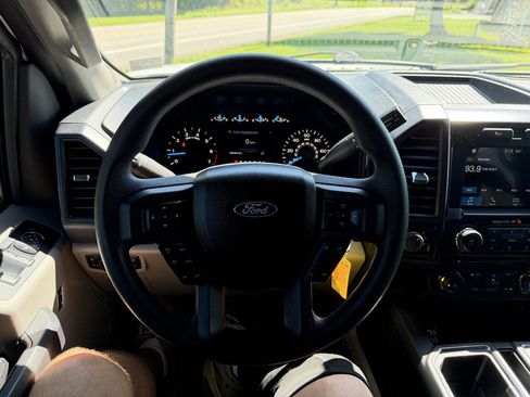 Used 2017 Ford F150 XL w/ Equipment Group 101A Mid AWD/4WD image 24