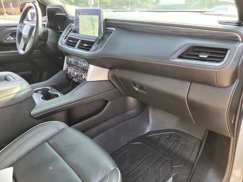 Used 2023 GMC Yukon XL SLT AWD/4WD image 9