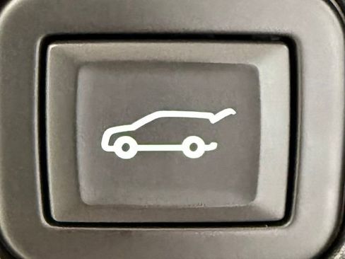 Used 2024 GMC Yukon Denali Ultimate image 13