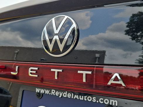 Certified 2025 Volkswagen Jetta SEL FWD image 31