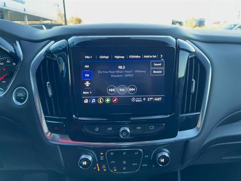 Used 2022 Chevrolet Traverse LT image 26