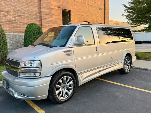 Used 2024 Chevrolet Express 2500 RWD image 11