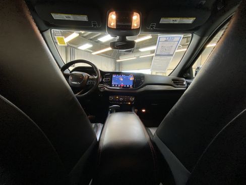 Used 2025 Dodge Durango GT image 19