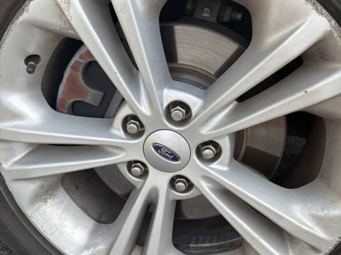 Used 2016 Ford Taurus SEL image 21