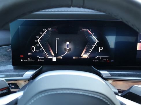 Certified 2025 BMW 760i xDrive image 38