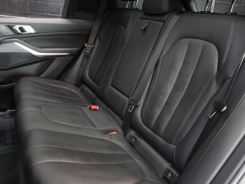 Used 2022 BMW X5 xDrive40i w/ M Sport Package AWD/4WD image 34