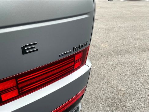 New 2025 Hyundai Santa Fe Calligraphy image 9