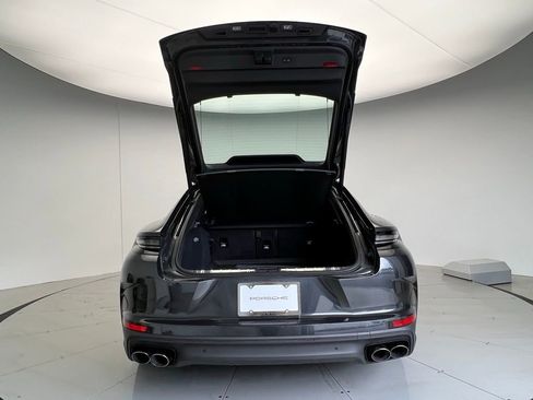 Used 2025 Porsche Panamera image 20