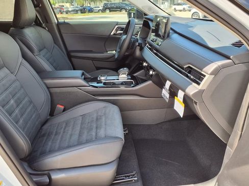 Used 2026 Mitsubishi Outlander AWD image 9