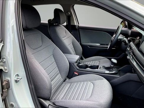 Used 2025 Kia K4 EX FWD image 26