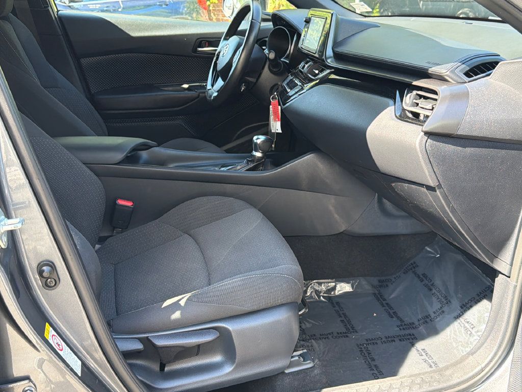 Used 2018 Toyota C-HR XLE FWD image 11