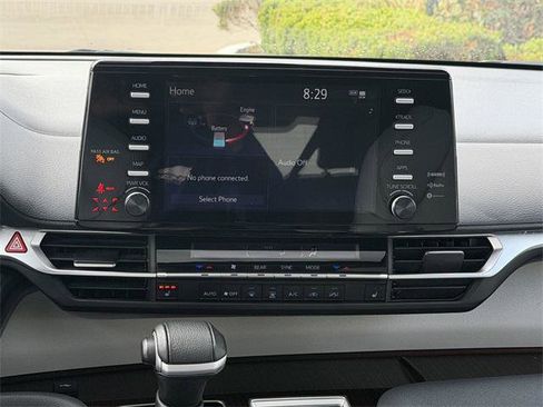 Certified 2024 Toyota Sienna XLE image 15