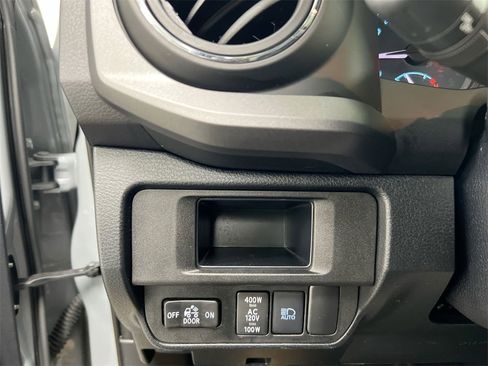 Used 2019 Toyota Tacoma TRD Off-Road image 17