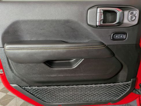 Certified 2025 Jeep Wrangler Unlimited Sahara image 18