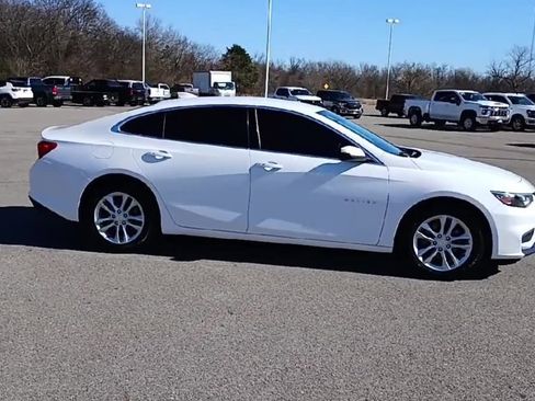 Used 2018 Chevrolet Malibu LT image 9