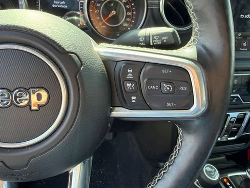 Used 2020 Jeep Gladiator Overland AWD/4WD image 21