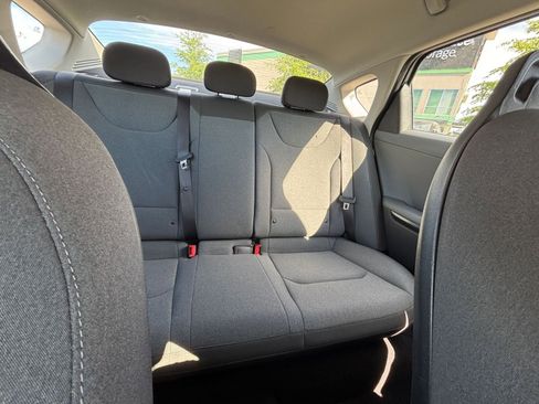 Used 2025 Kia K4 LXS image 36