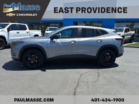 Certified 2025 Chevrolet Trax RS w/ Driver Confidence Package FWD image 4