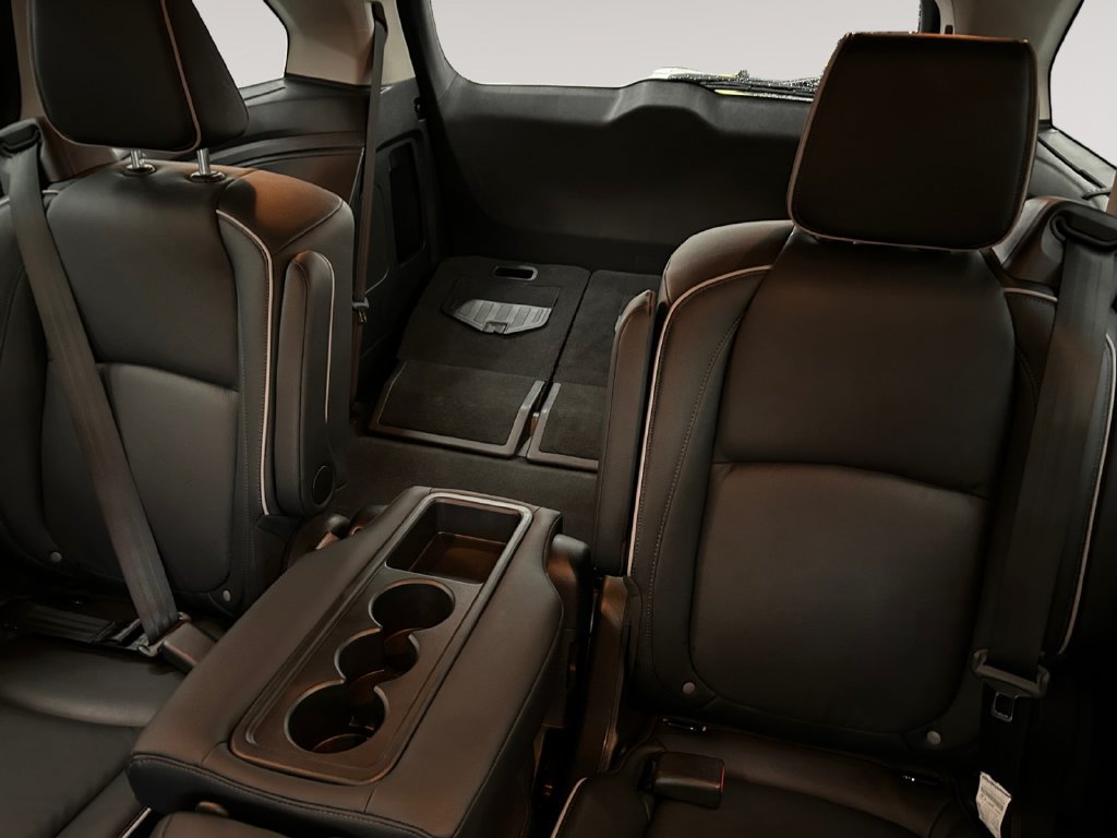 Certified 2025 Honda Odyssey Touring image 13