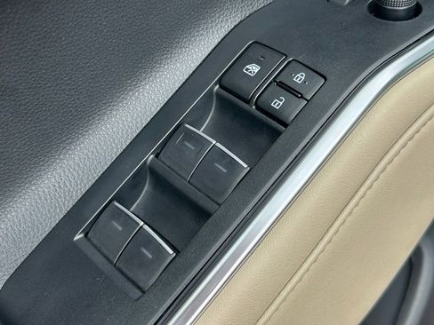 Used 2023 Toyota Highlander Platinum image 28