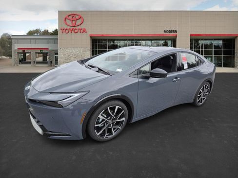 New 2025 Toyota Prius Plug-In Hybrid image 1