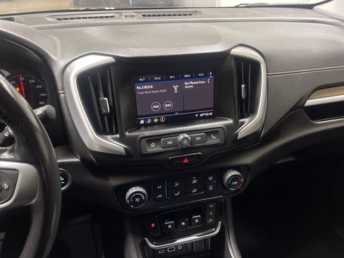 Used 2020 GMC Terrain SLE w/ Elevation Edition image 30