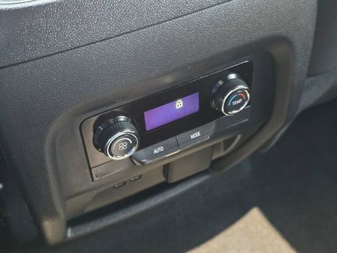 Used 2026 Chevrolet Traverse LT w/ Driver Confidence Package FWD image 38
