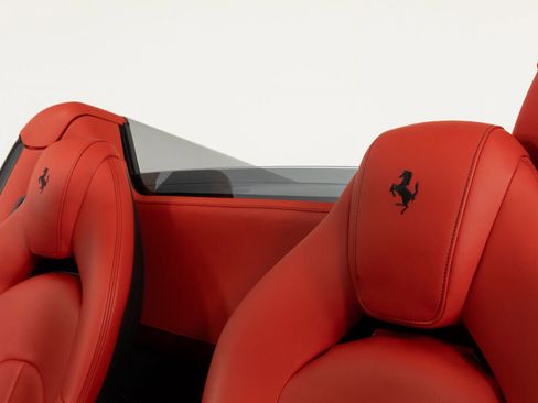 Used 2018 Ferrari 488 Spider image 51