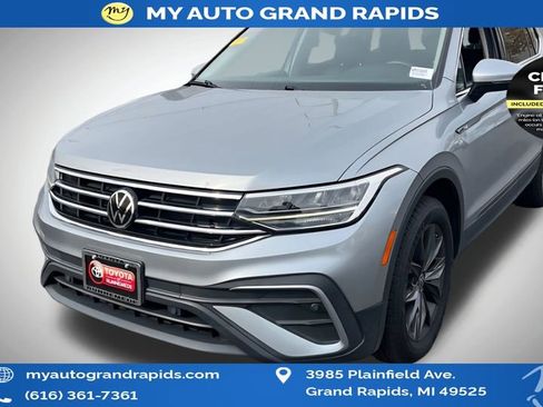 Used 2022 Volkswagen Tiguan SE image 3
