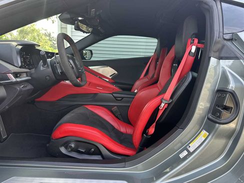 Used 2023 Chevrolet Corvette Stingray Preferred Cpe w/ Z51 Performance Package RWD image 2