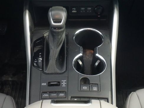 Used 2022 Toyota Highlander XLE image 30