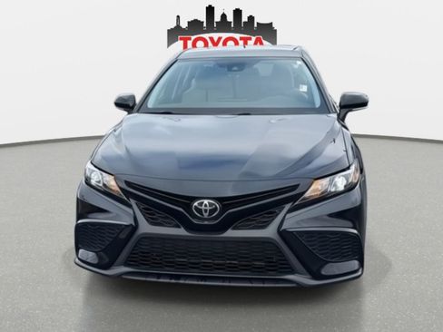 Used 2024 Toyota Camry SE image 9