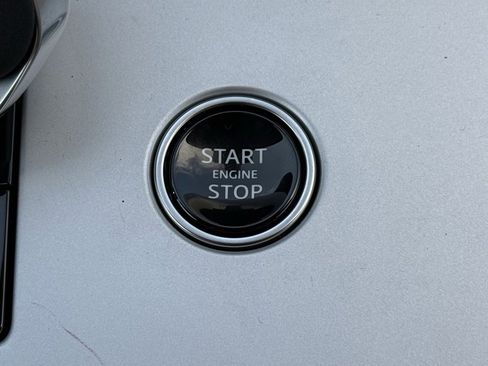 New 2025 Land Rover Range Rover SE image 22