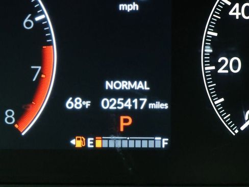 Used 2024 Honda Pilot TrailSport image 23