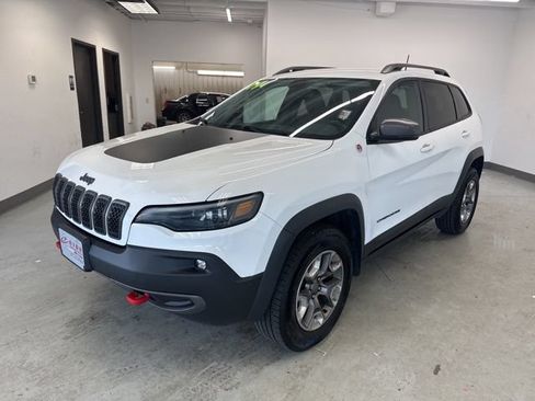 Used 2019 Jeep Cherokee Trailhawk w/ Cold Weather Group AWD/4WD image 8