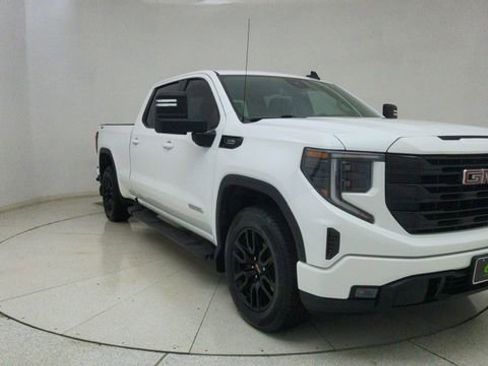 Used 2022 GMC Sierra 1500 Elevation w/ X31 Off-Road Package AWD/4WD image 64