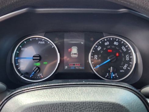 Used 2021 Toyota RAV4 LE image 19