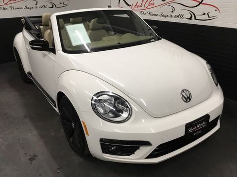 Used 2013 Volkswagen Beetle 2.0T image 2