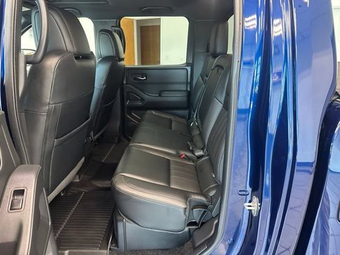 Used 2022 Nissan Frontier PRO-4X w/ Pro-4X Premium Package AWD/4WD image 12
