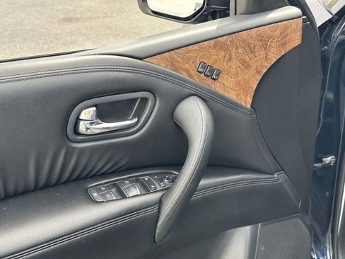 Used 2021 Nissan Armada SL w/ Captain's Chairs Package AWD/4WD image 14