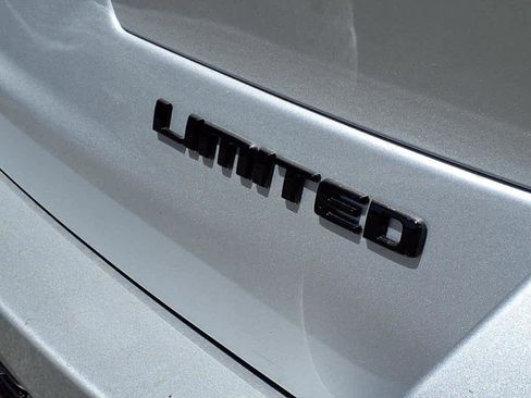 Used 2025 Jeep Grand Cherokee L Limited w/ Black Appearance Package image 11