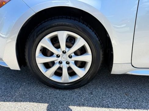 Used 2020 Toyota Corolla LE FWD image 14