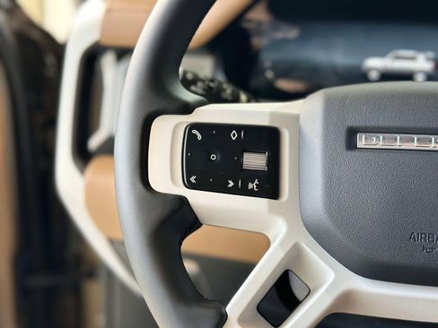 New 2026 Land Rover Defender 110 X-Dynamic SE image 22