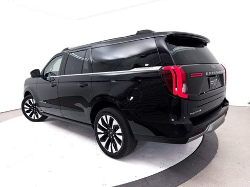 Used 2025 Ford Expedition Max Platinum w/ Driver's Package AWD/4WD image 2